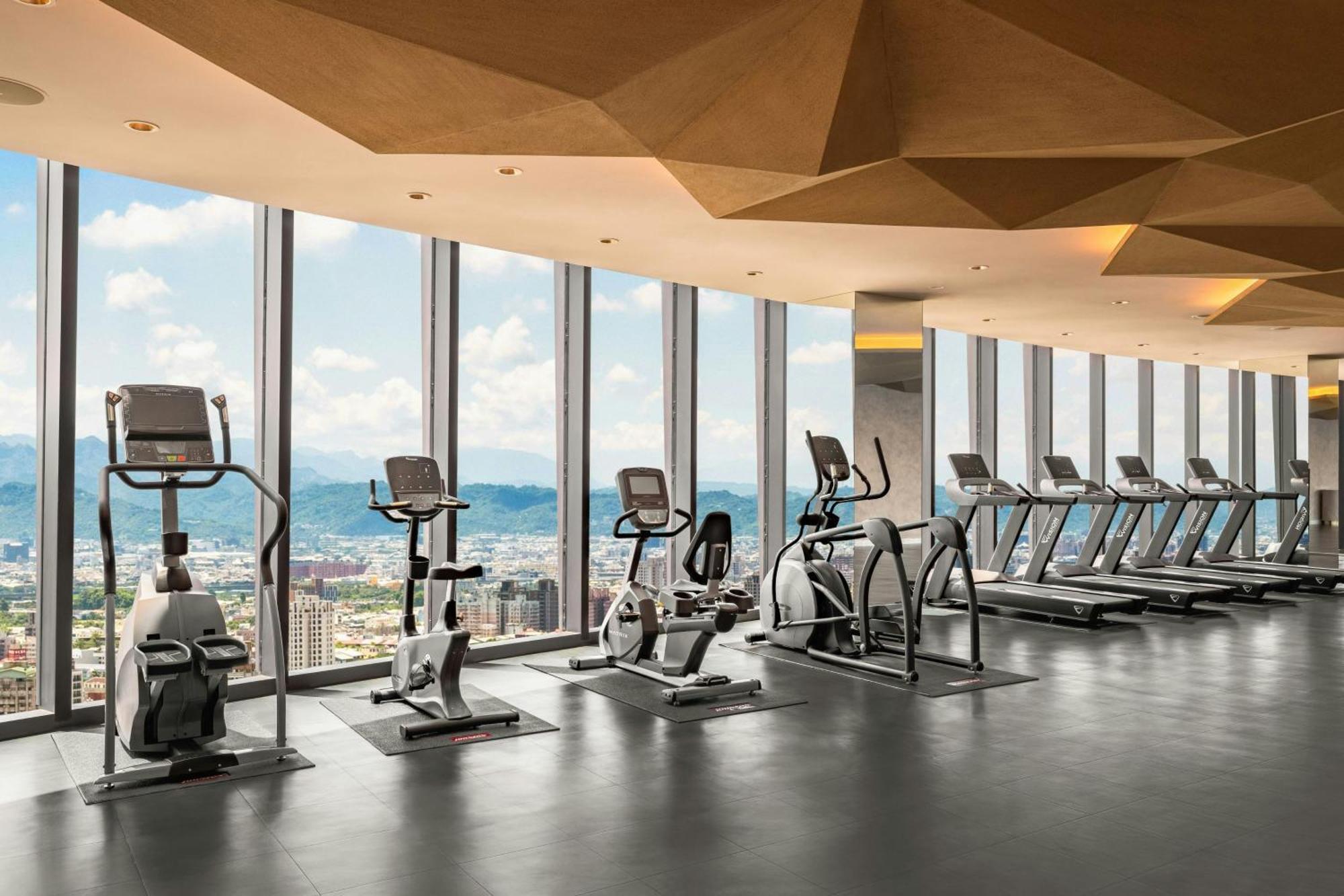 Le Meridien 台中市 エクステリア 写真 The gym at the 39th floor