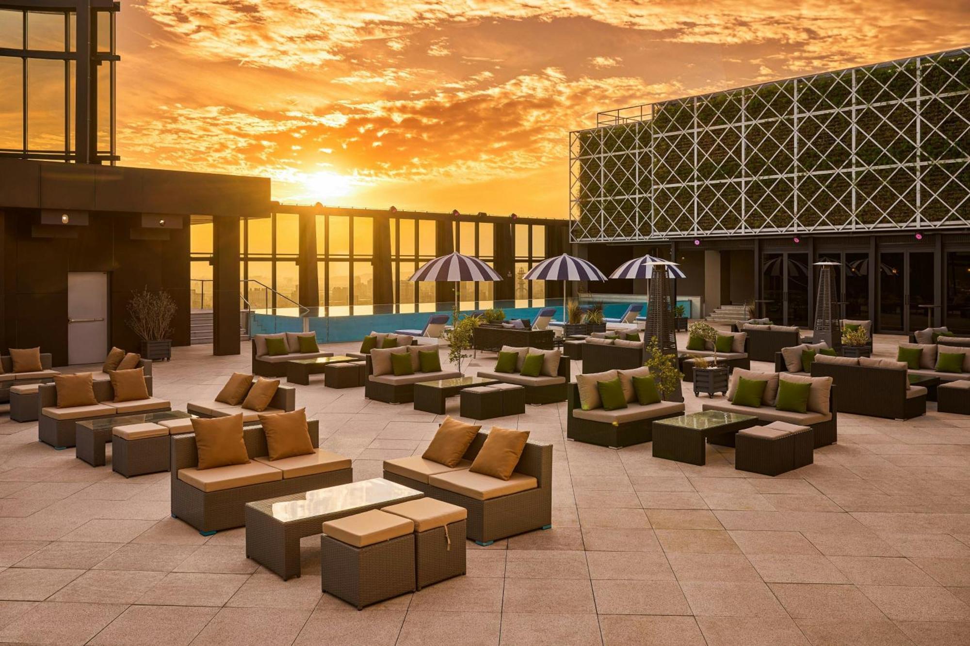 Le Meridien 台中市 エクステリア 写真 The Sky Bar